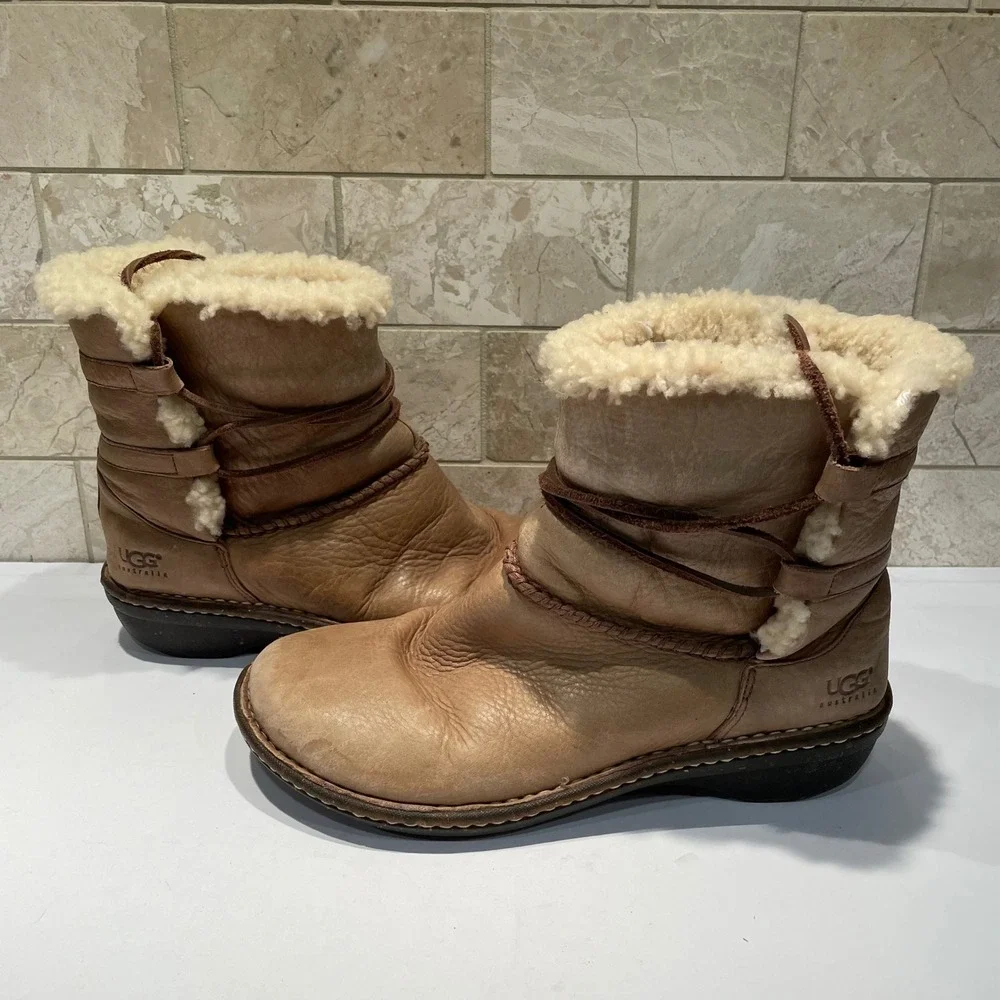 UGG Australia Caspia‎ Tan Leather Shearling Mid Calf Boots Wrap Lace Womens 9
